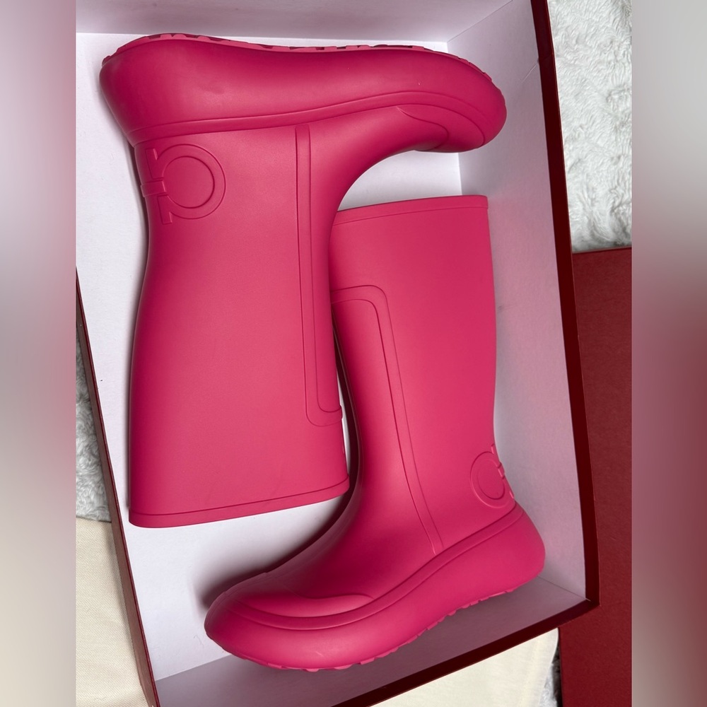 New In Box Hot Pink Salvatore Ferragamo Rain / All Season Boots - Picture 4 of 8